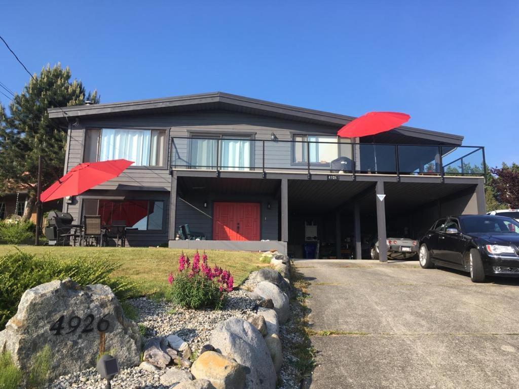 Sunshine Coast Suites Sechelt Exterior photo